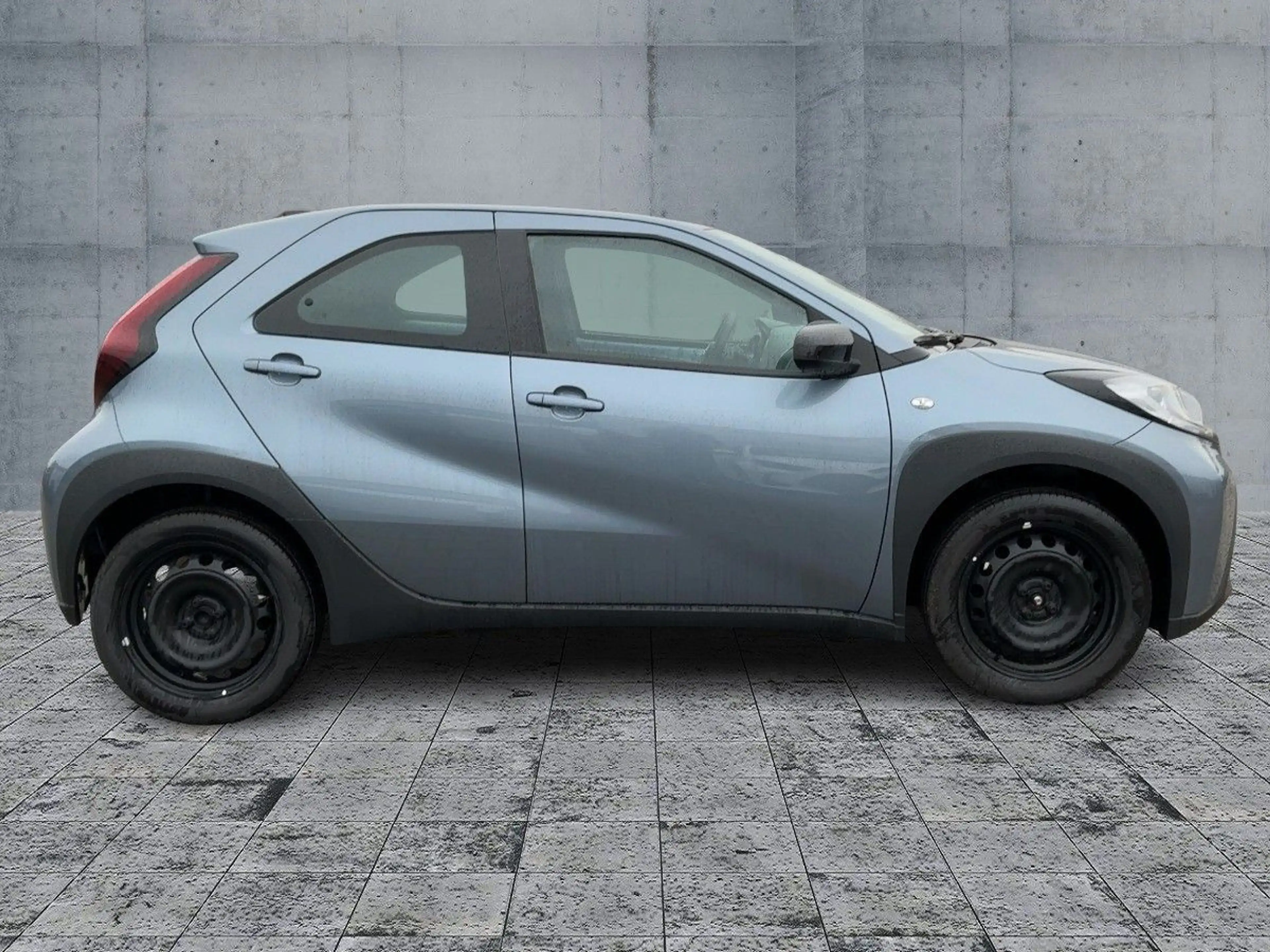 Toyota Aygo X AYGO X Benzin Play 1.0 — photo 7