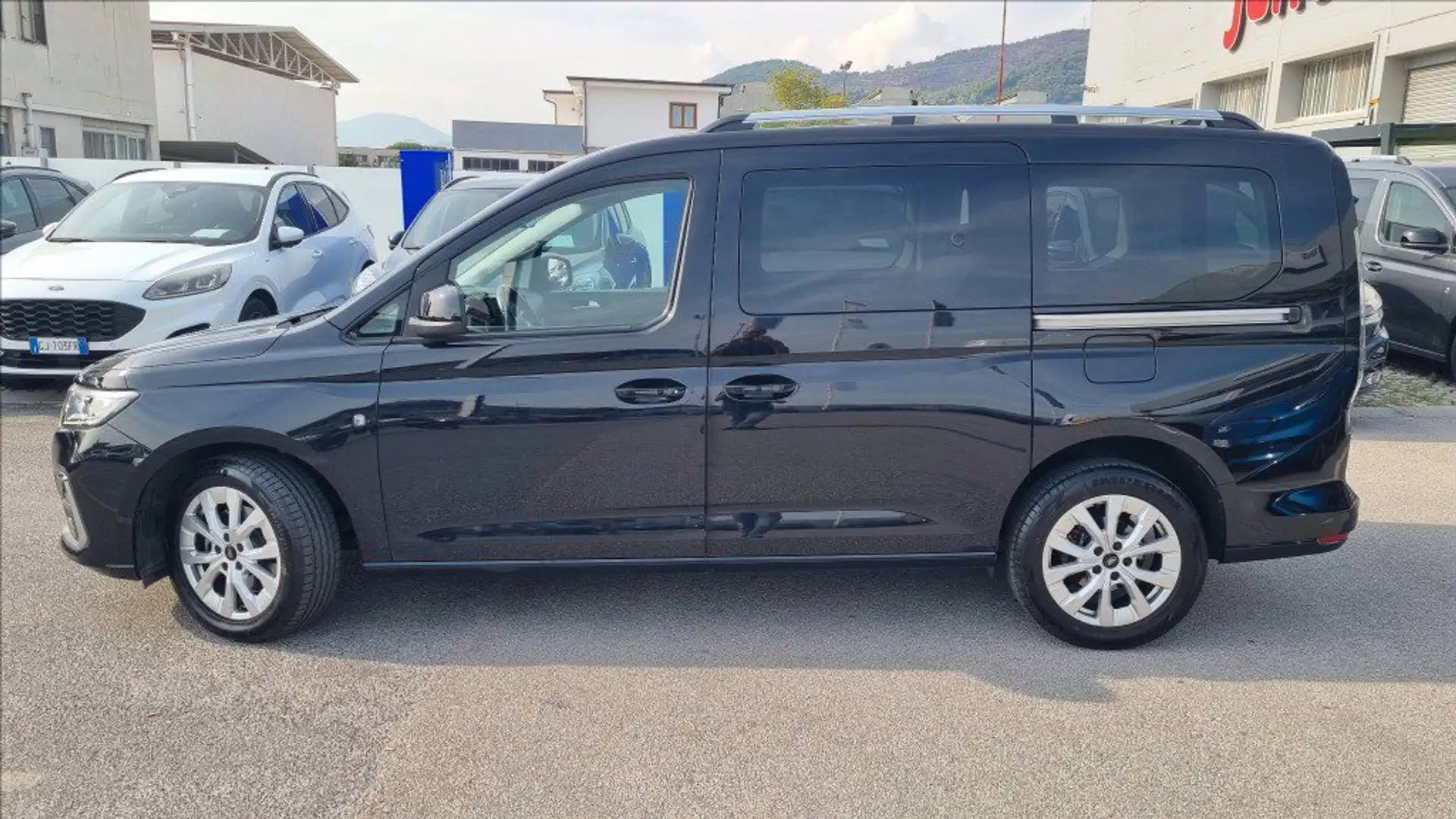 Ford Tourneo Connect Gran  v761 2.0 ecoblue 122cv titanium Schwarz - 2