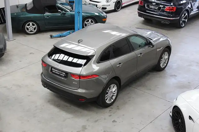 Jaguar F-Pace 20d AWD Pure Aut.