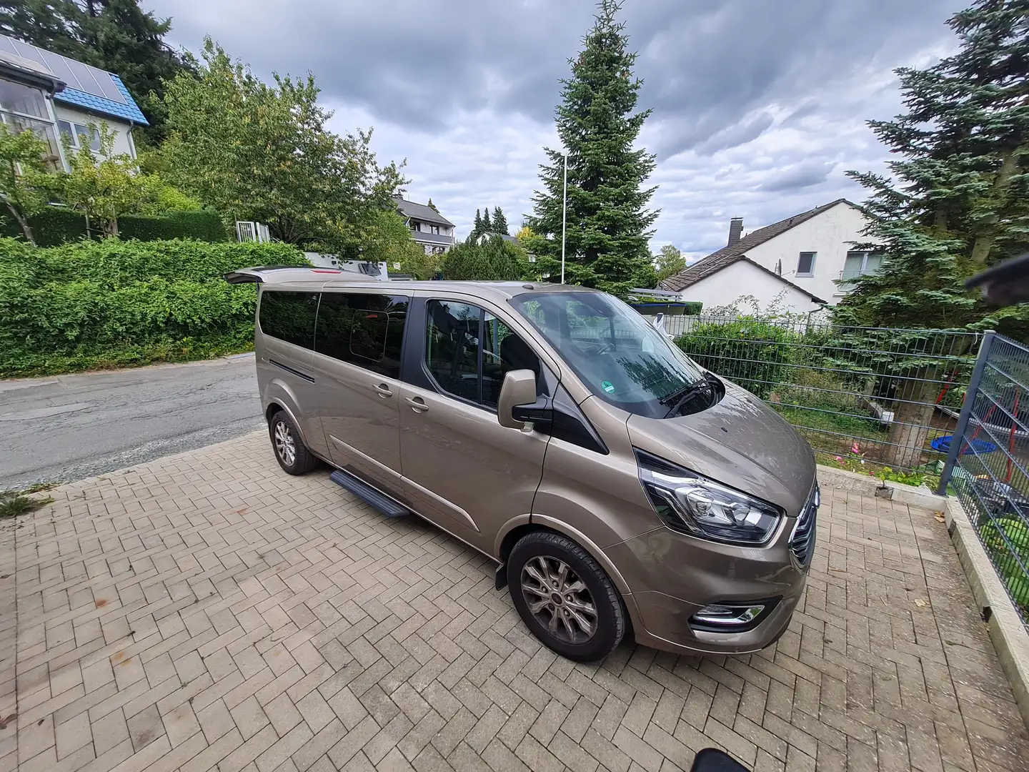 Ford Tourneo Custom Tourneo Custom 320 L2H1 VA Autm. Titanium Bronze - 2