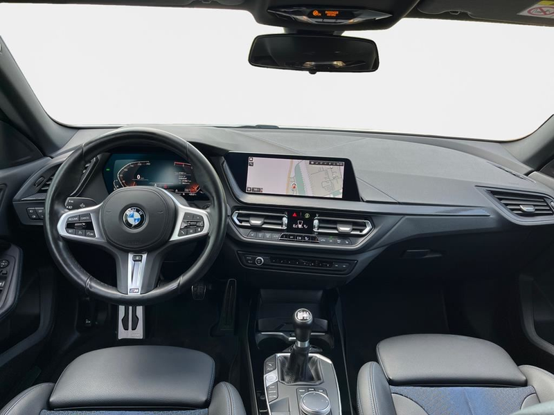 BMW 218 M Sport — photo 12