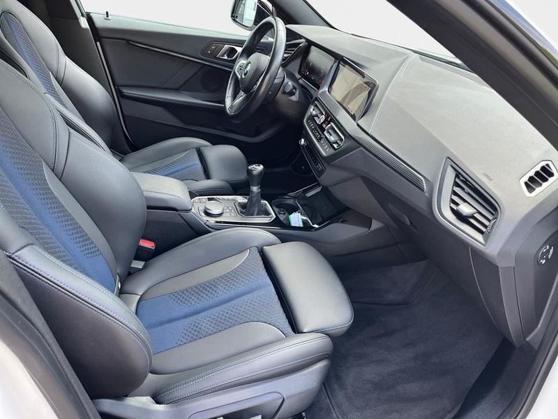 BMW 218 M Sport — photo 14