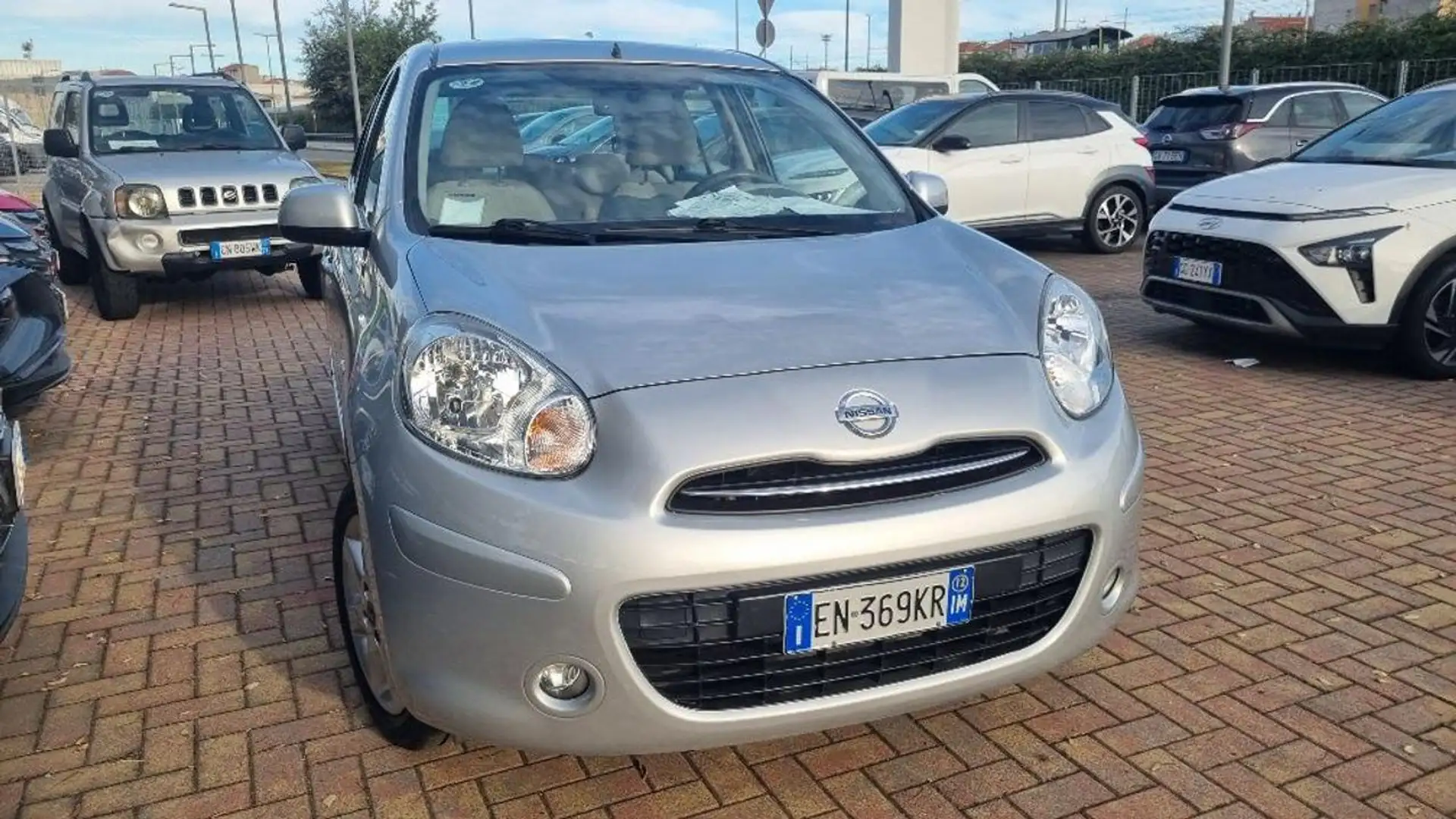 Nissan Micra 1.2 12V 5 porte Tekna Gris - 1