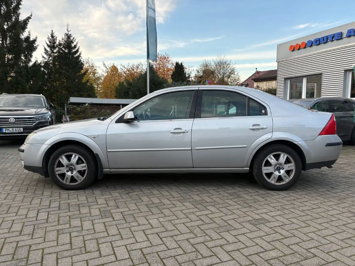 Ford Mondeo 1.8 Ghia Silber - 2