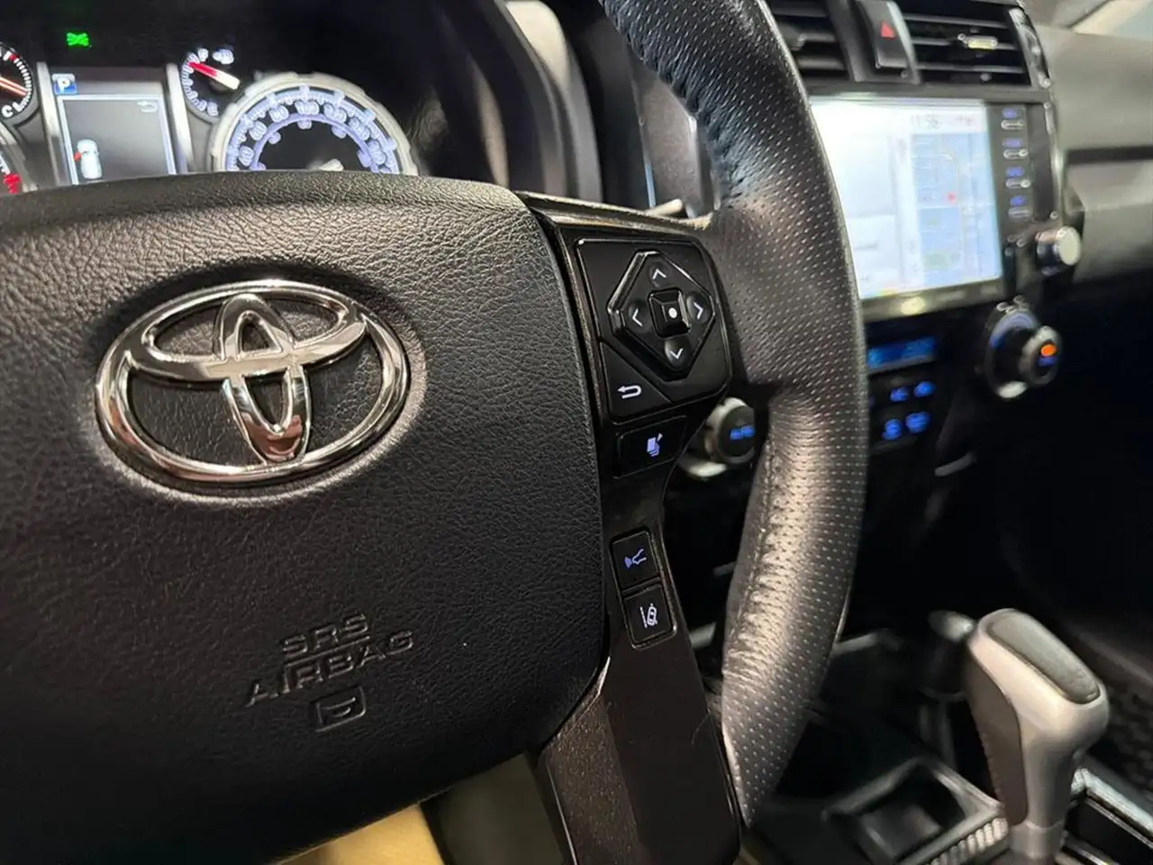 Toyota 4-Runner снимка Toyota 4-Runner