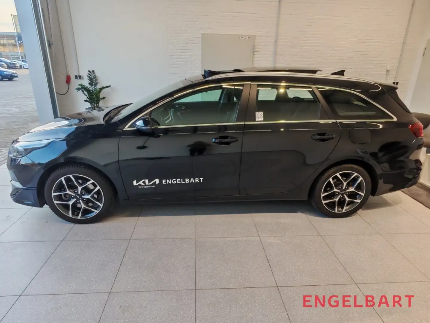 Kia Ceed SW / cee'd SW Spirit 1.5T Technik-Paket Glasdach Schwarz - 2