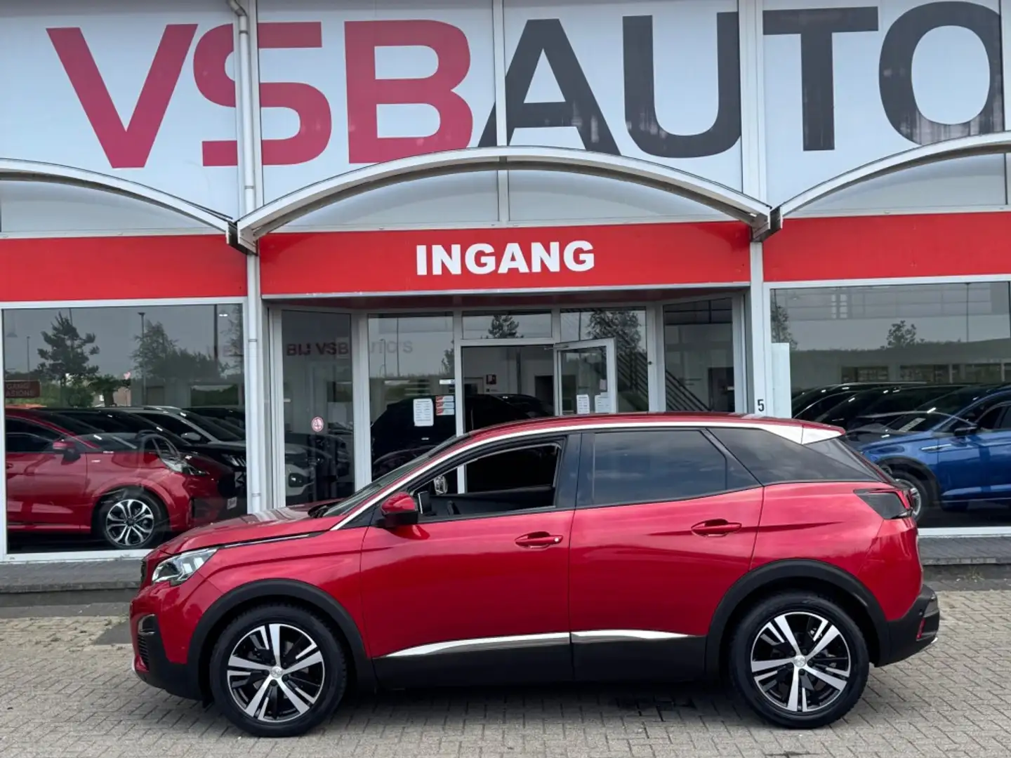 Peugeot 3008 1.2 PURETECH ALLURE AUT. HALF-LEER CARPLAY CAMERA Rood - 2