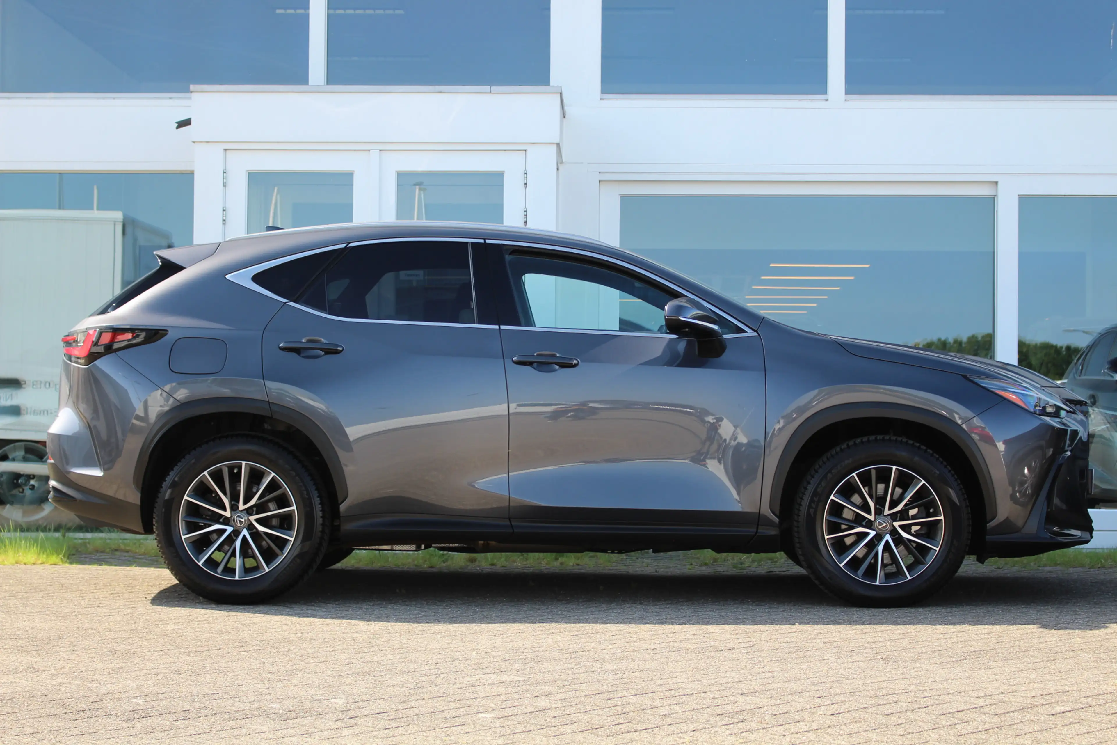 Lexus NX 450h+ Plug-in Hybrid AWD Luxury Line I 360-camera I Head — photo 14
