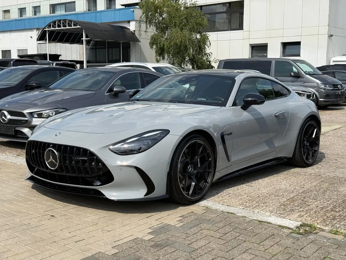 Mercedes-Benz AMG GT 63 4Matic+ Coupe Premium Plus/360°/Pano// Grau - 2