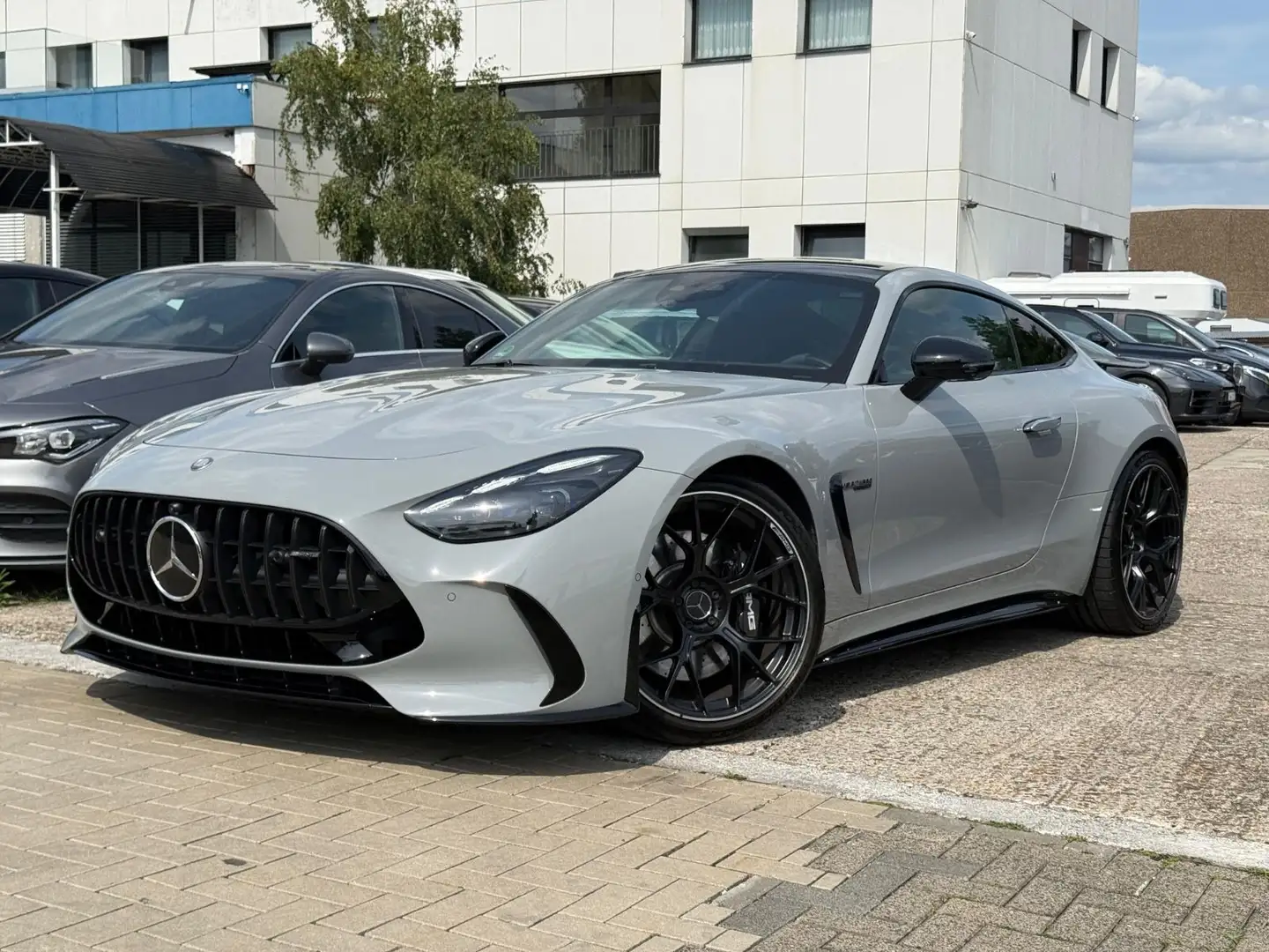 Mercedes-Benz AMG GT 63 4Matic+ Coupe Premium Plus/360°/Pano// Grau - 1