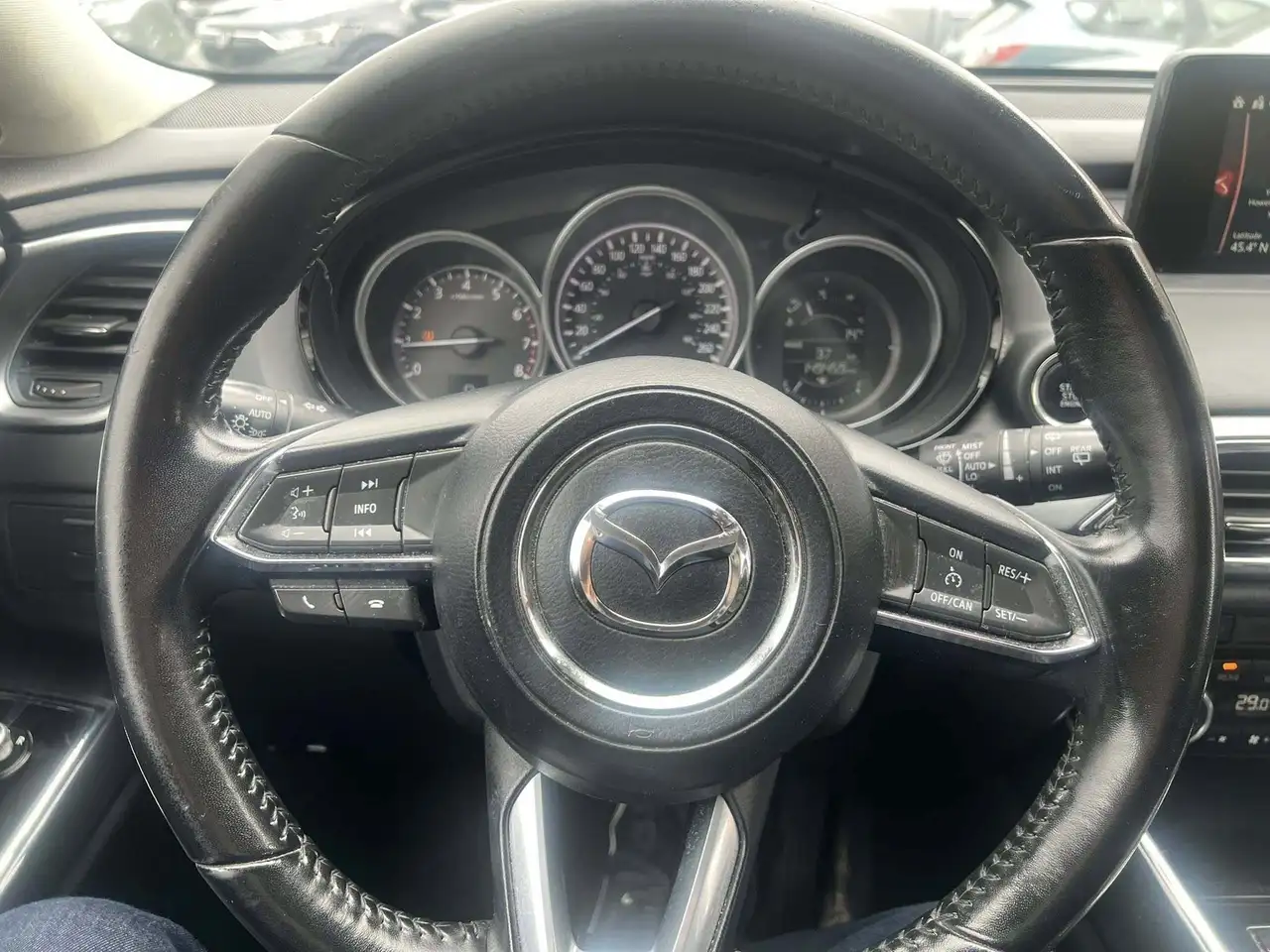 Mazda CX-9 снимка Mazda CX-9