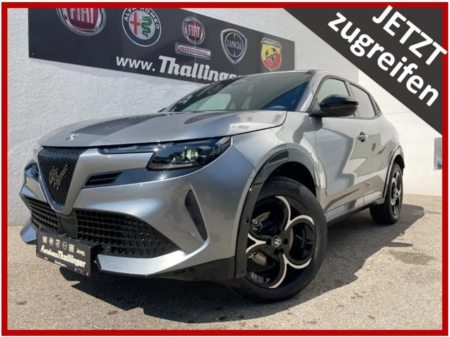 Alfa Romeo Junior Ibrida Q4 1.2 145PS Hybrid Edct6 T Grau - 1