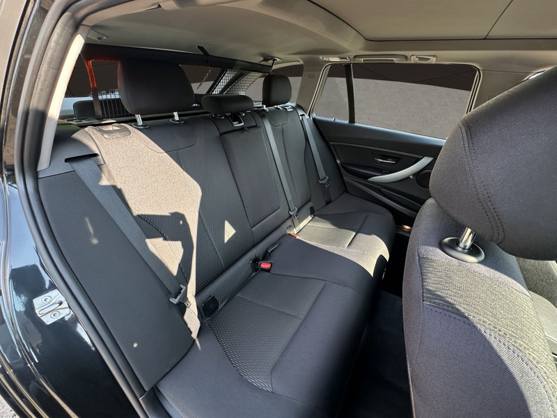 BMW 320 3 Touring 320 d xDrive — photo 12