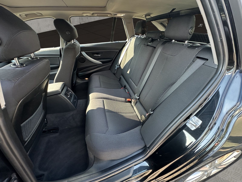 BMW 320 3 Touring 320 d xDrive — photo 13