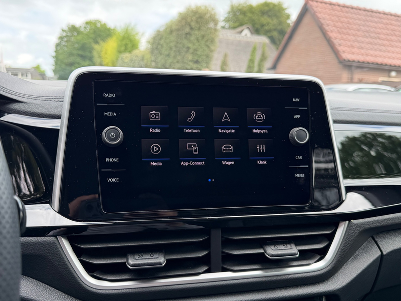 Volkswagen T-Roc 1.5 TSI R-Line - Camera - Keyless - LED — photo 18