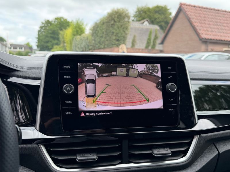 Volkswagen T-Roc 1.5 TSI R-Line - Camera - Keyless - LED — photo 14
