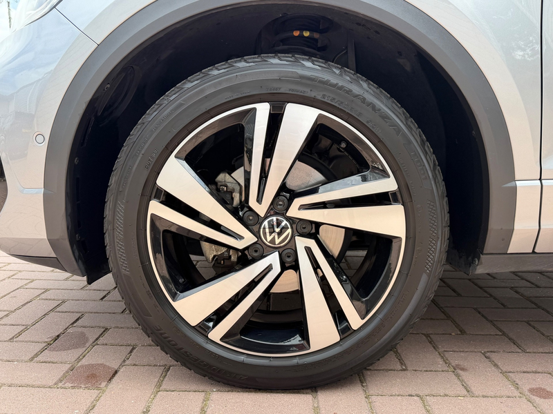 Volkswagen T-Roc 1.5 TSI R-Line - Camera - Keyless - LED — photo 22
