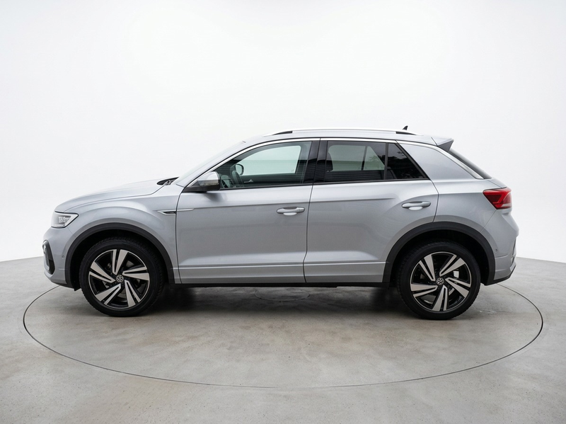 Volkswagen T-Roc 1.5 TSI R-Line - Camera - Keyless - LED — photo 11