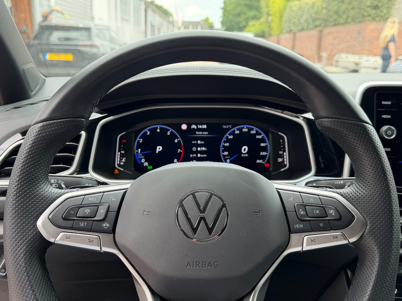 Volkswagen T-Roc 1.5 TSI R-Line - Camera - Keyless - LED — photo 15