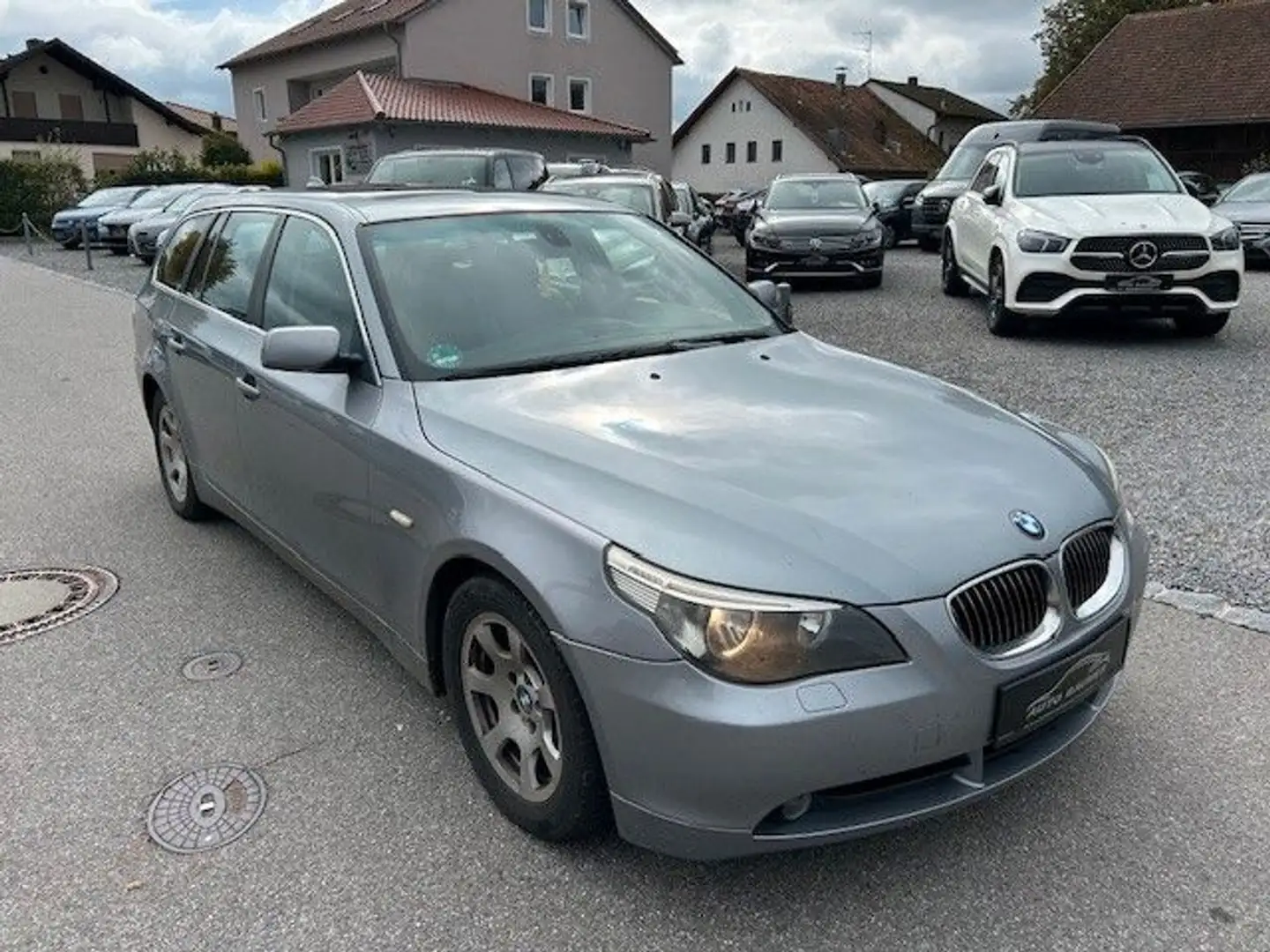 BMW 523 Baureihe 5 Touring 523i*AHK*NAVI* Grau - 1