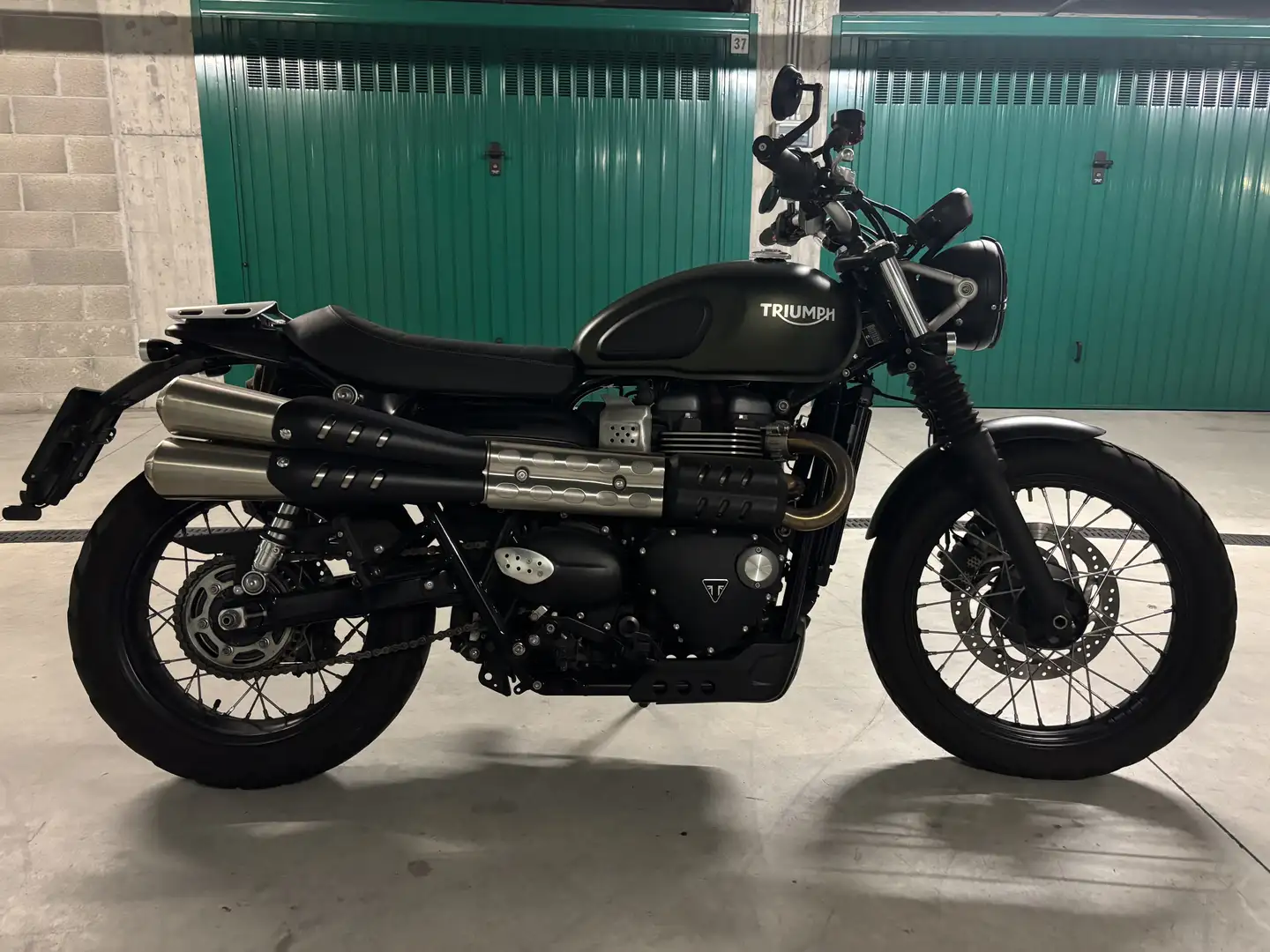 Triumph Street Scrambler - 1