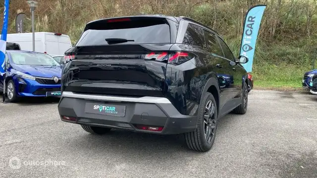 Peugeot 5008 view 5