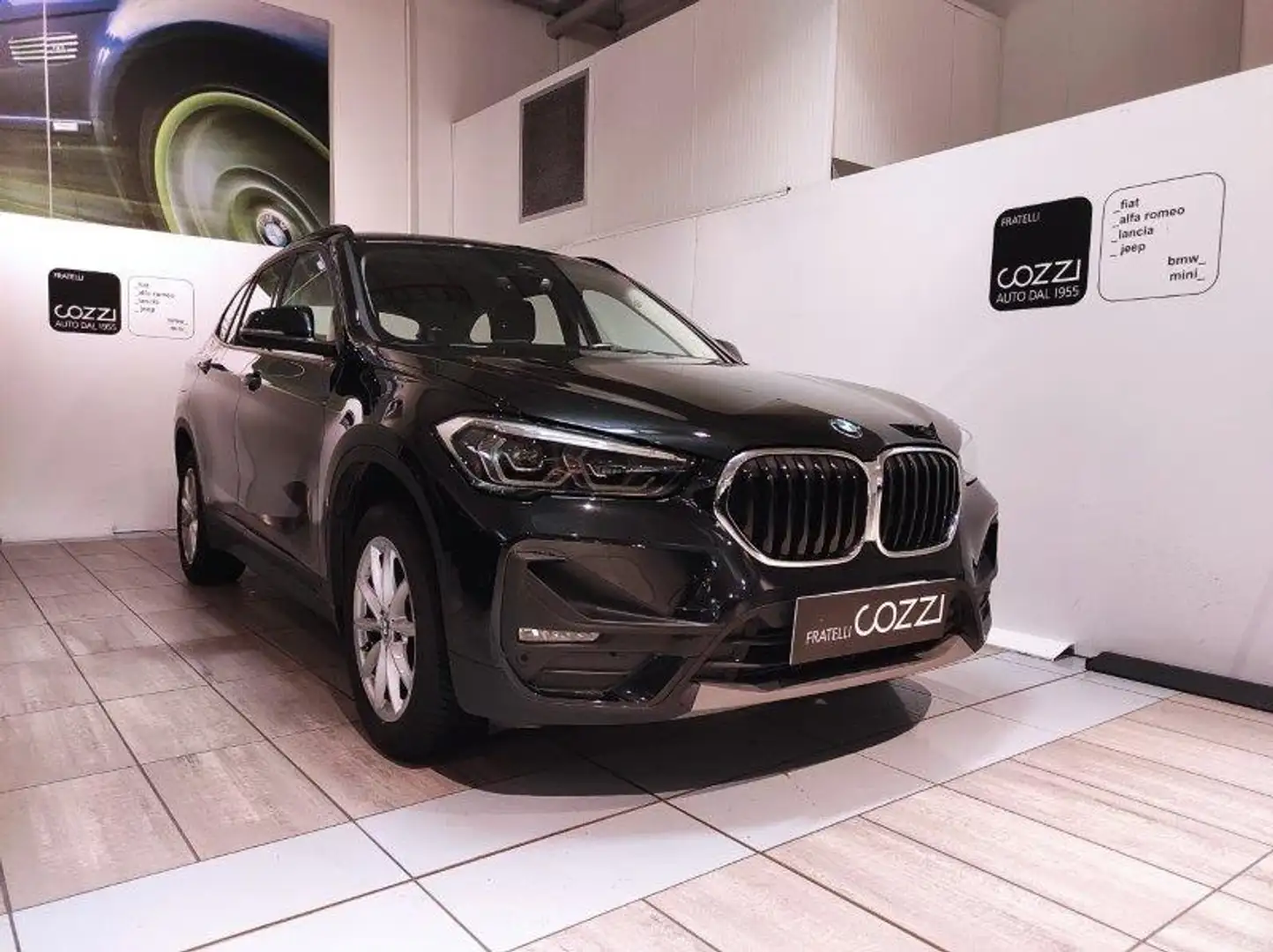 BMW X1 (F48) - X1 sDrive18d Business Advantage Noir - 1