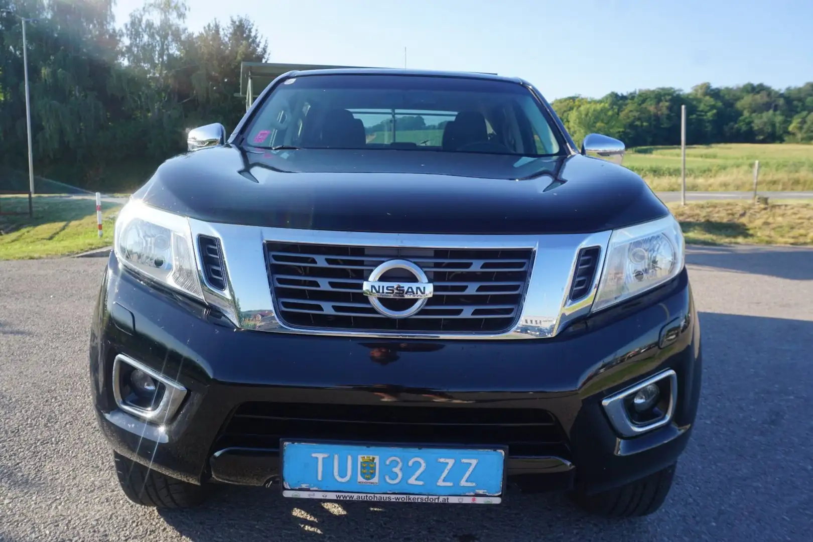Nissan Navara NP300 4x4 2.3 dCi N-Connecta Double Cab Schwarz - 1