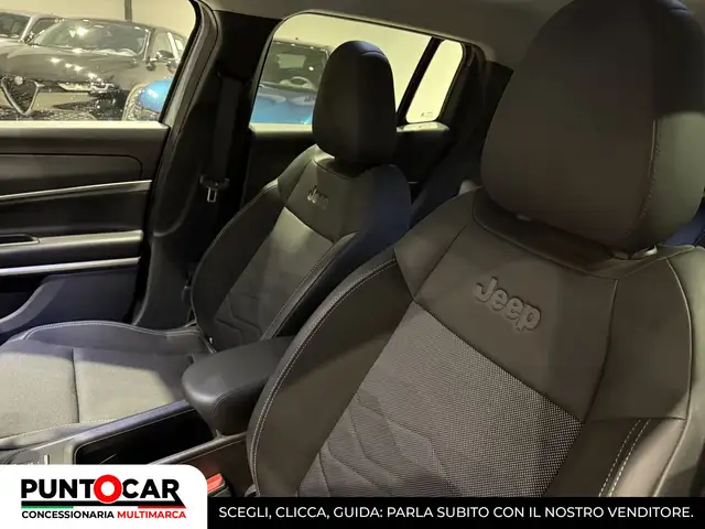Jeep Avenger view 12