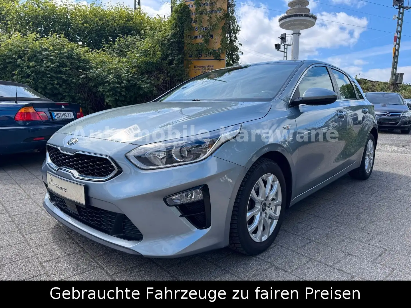 Kia Ceed / cee'd 1.6 CRDi Vision*Navi*R-CAM*1.HAND* Silber - 1