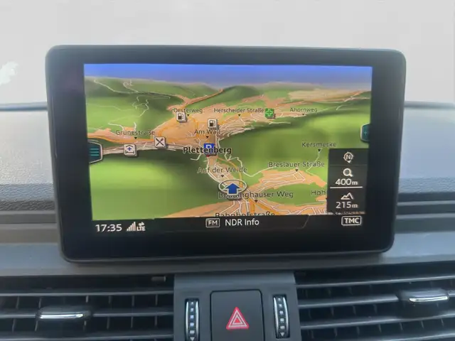 Audi Q5 view 13