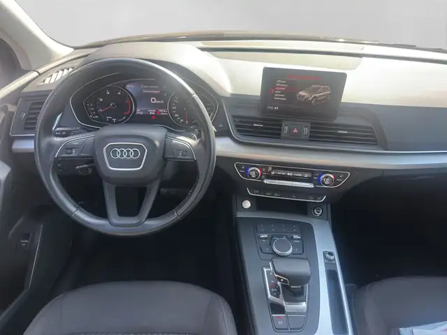 Audi Q5 view 5