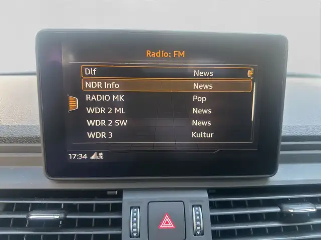Audi Q5 view 12