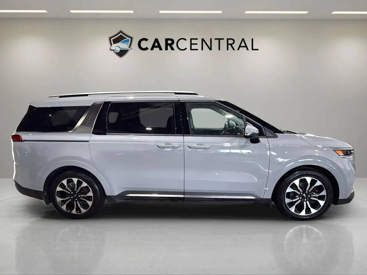 Kia Carnival снимка Kia Carnival