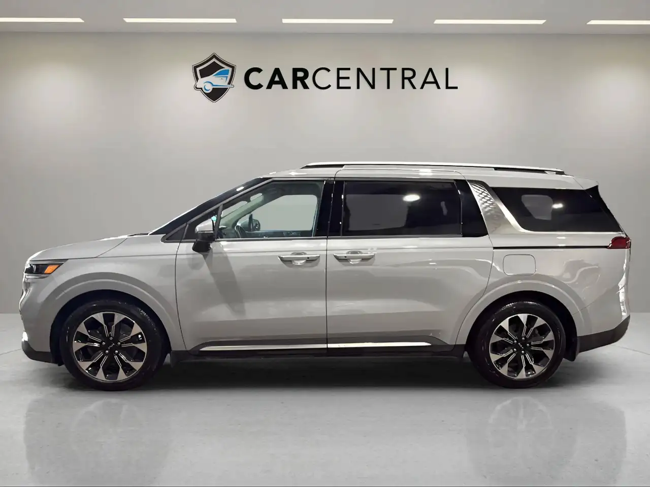 Kia Carnival снимка Kia Carnival