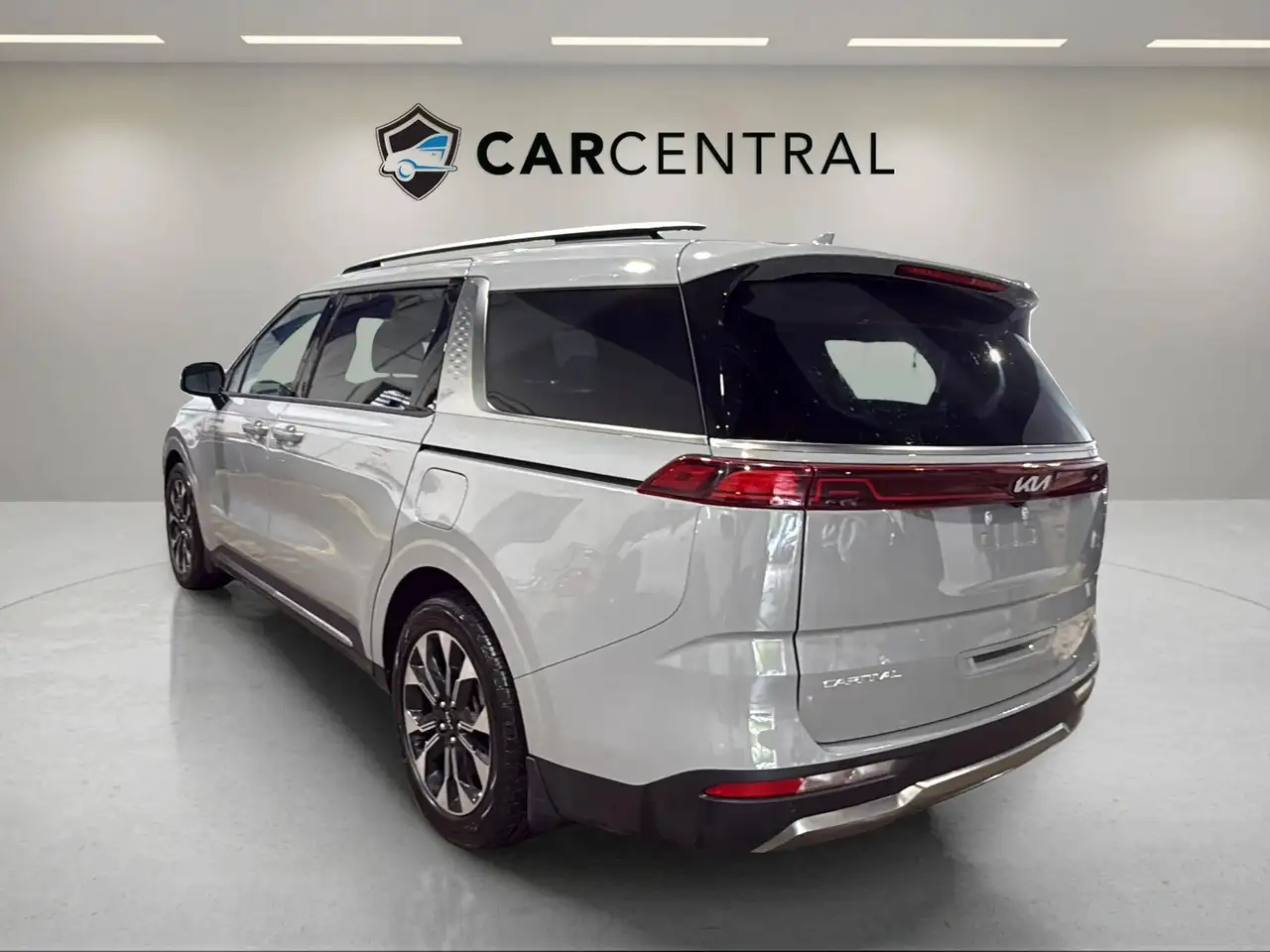 Kia Carnival снимка Kia Carnival