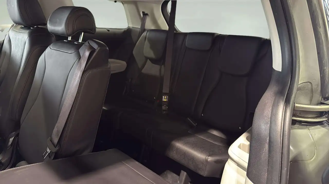 Kia Carnival снимка Kia Carnival
