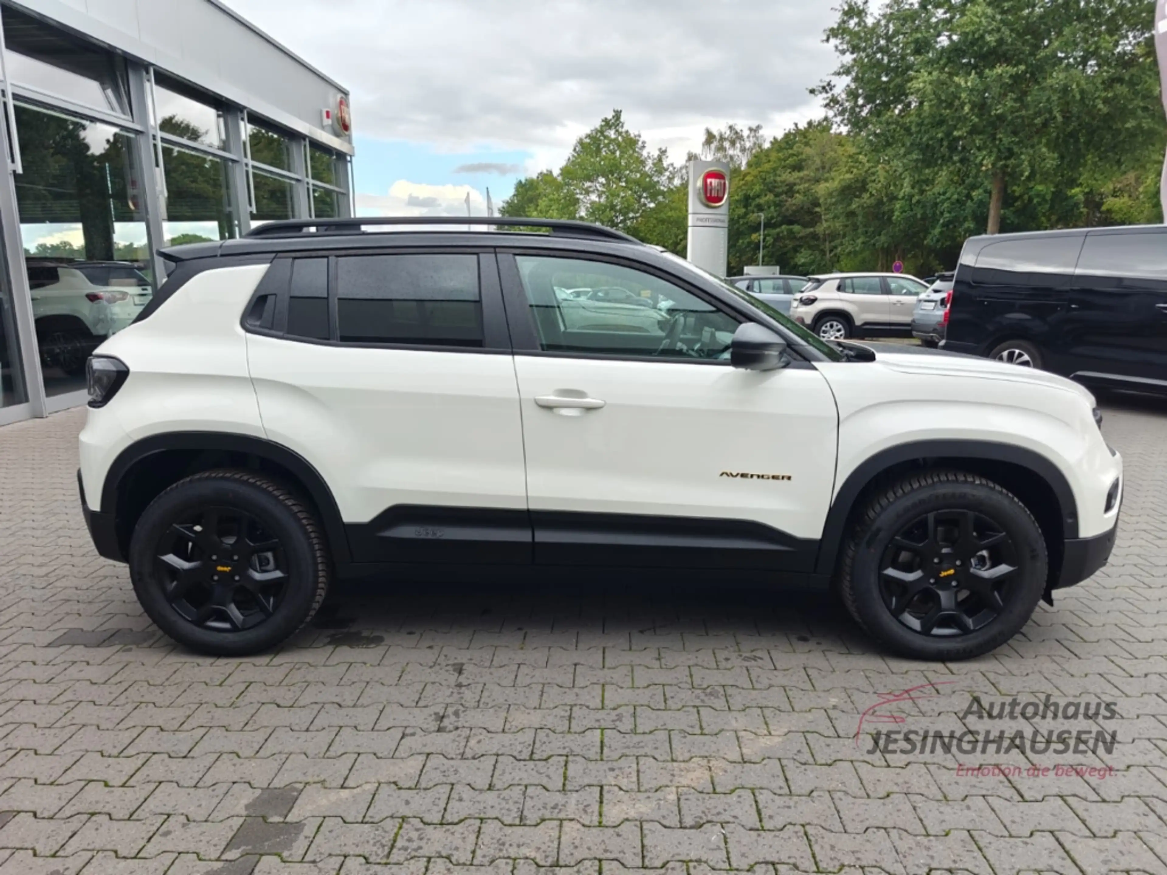 Jeep Avenger The North Face 4xe WinterP.+El.Heckklap.+Apple Car — photo 4