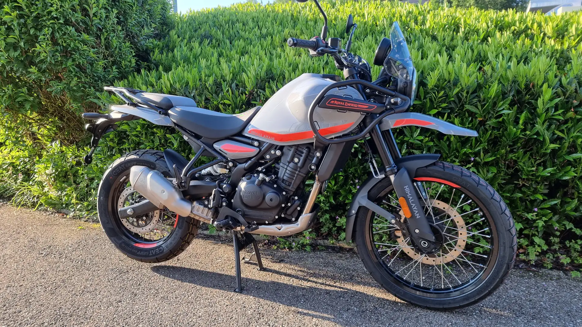 Royal Enfield Himalayan Negru - 2