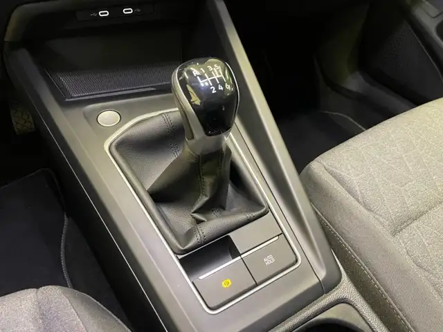 Volkswagen Golf view 8