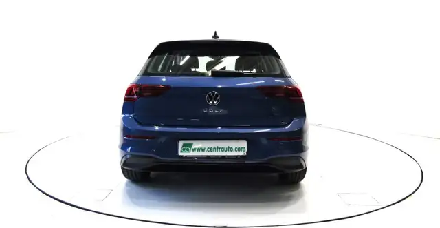 Volkswagen Golf view 4