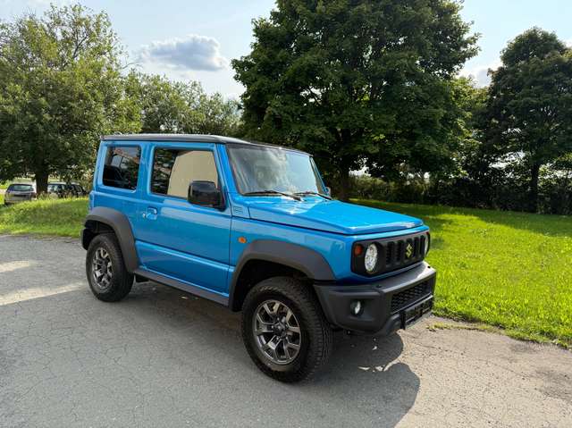 Imagine Suzuki Jimny Jimny 1.5 ALLGRIP Comfort+ AHK LED 4 Sitze
