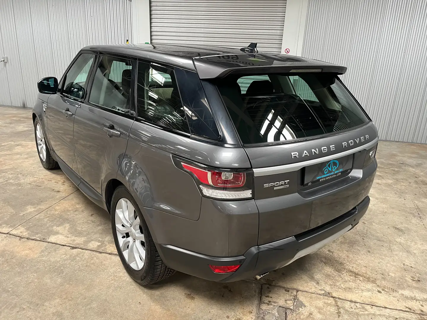 Land Rover Range Rover Sport 3.0 TDV6 HSE Leder Navi Camera Grijs - 2
