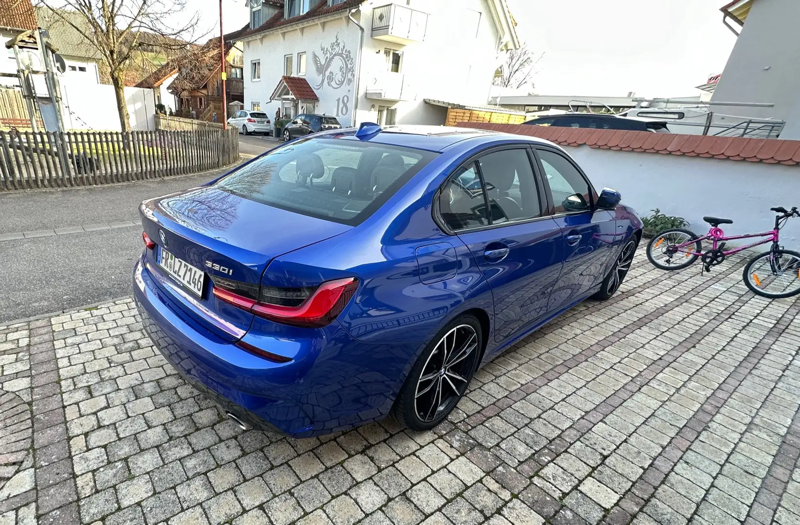 BMW 330 330 i M Sport Blau - 2