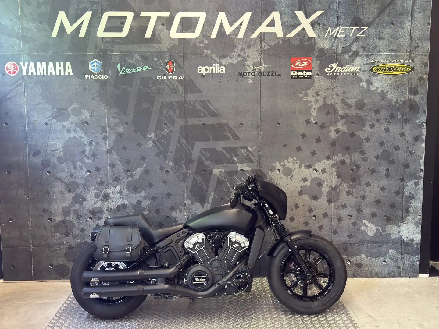 Indian Scout Noir - 1
