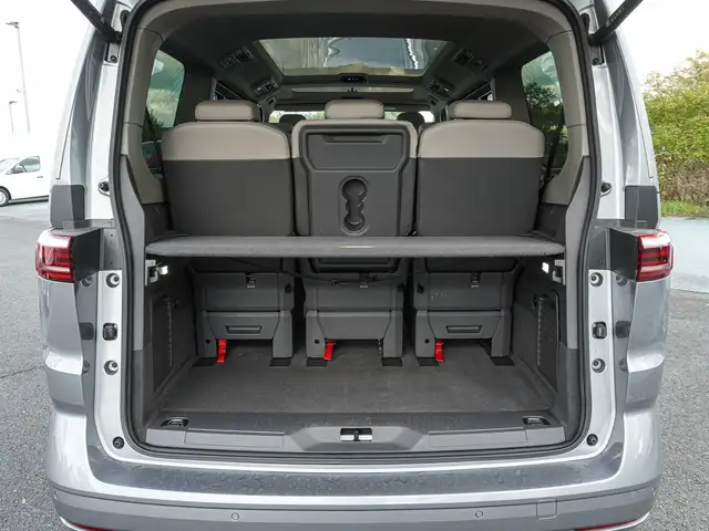 Volkswagen Multivan view 18
