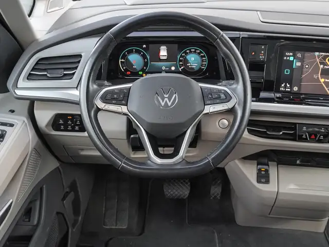 Volkswagen Multivan view 12