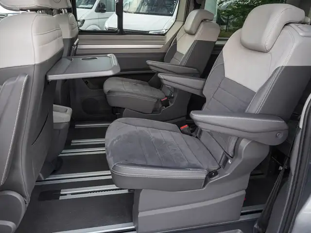 Volkswagen Multivan view 16