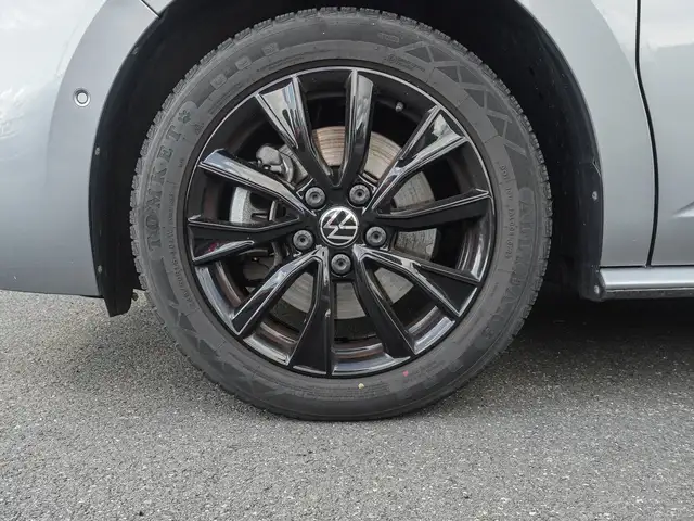 Volkswagen Multivan view 7