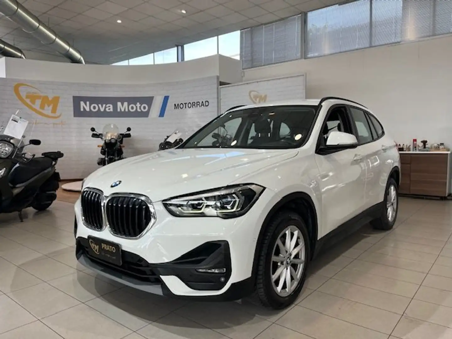 BMW X1 sdrive16d Advantage *72.000 KM*IVA ESPOSTA* Bianco - 1